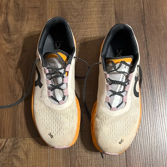 On Cloud, Cloudmonster - Picture 1 of 4